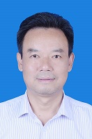 万新华>
